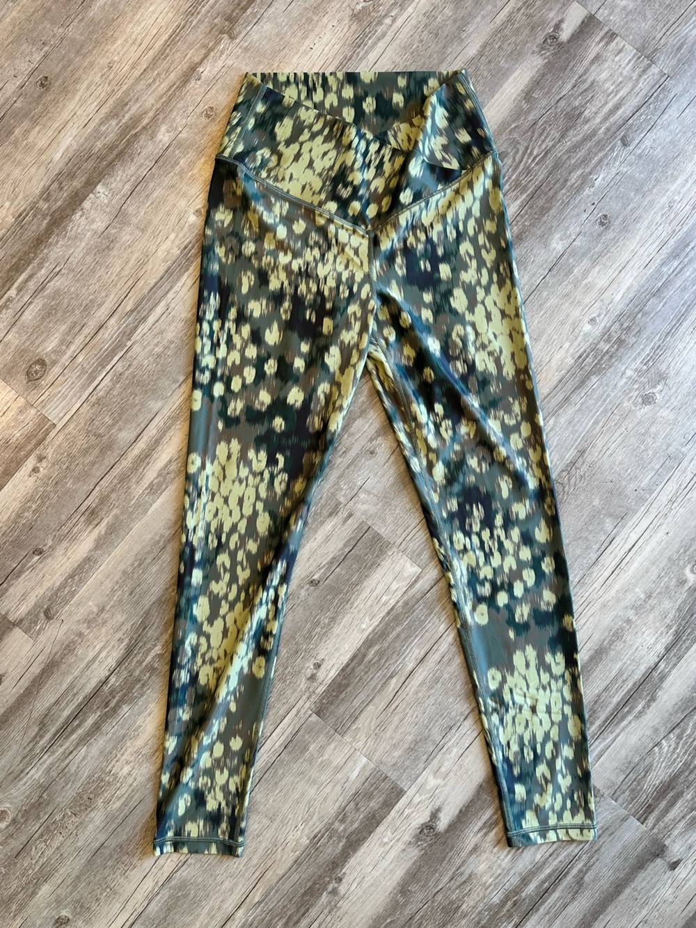 Offline by Aerie Olive Green & Yellow Abstract Print Leggings